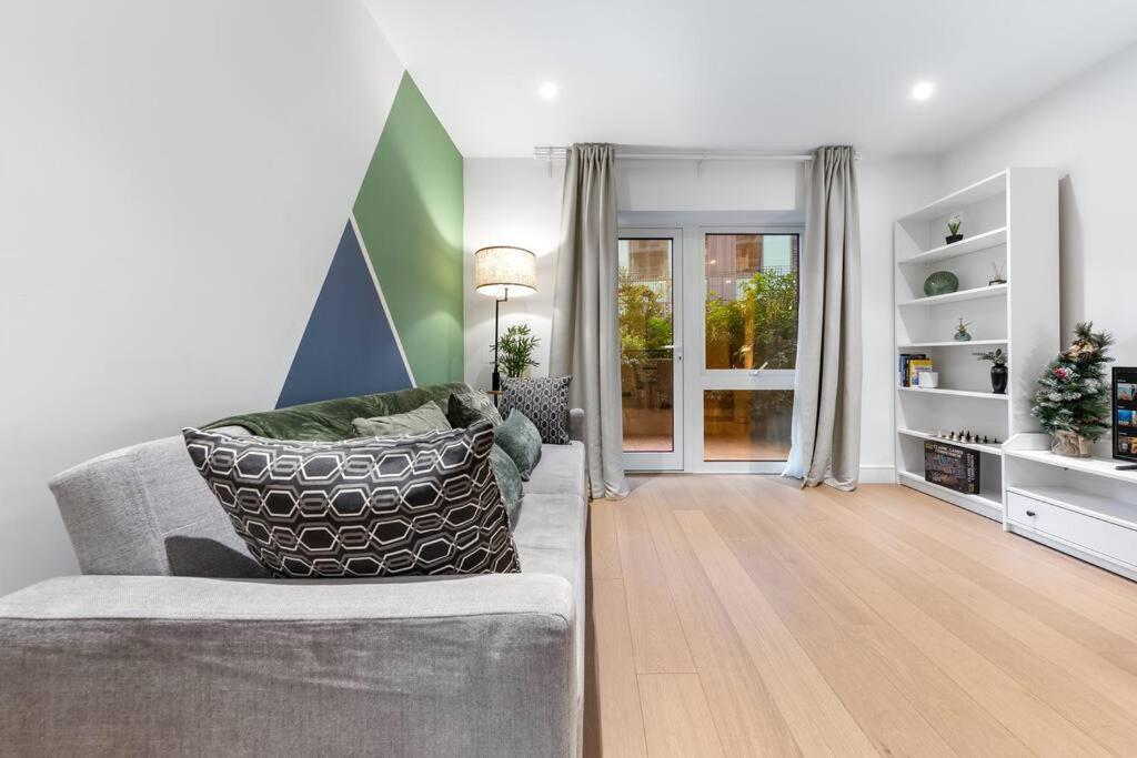 Apartment Bright Balcony Retreat Hammersmith