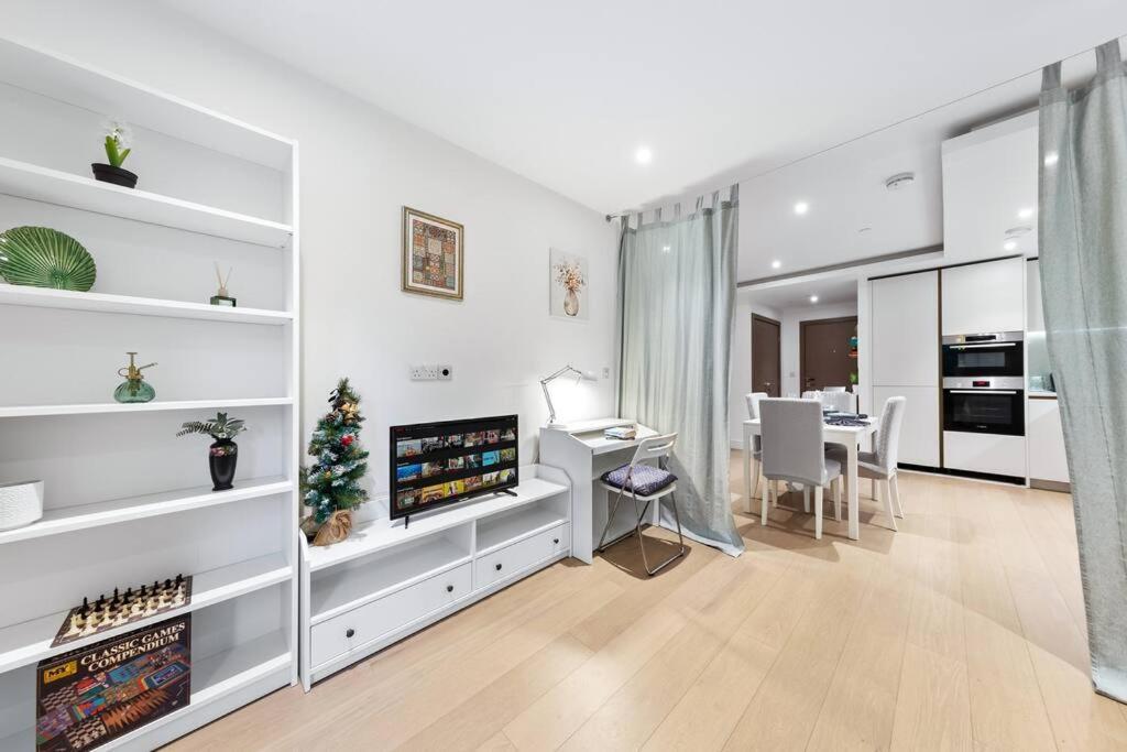 Apartment Bright Balcony Retreat Hammersmith London