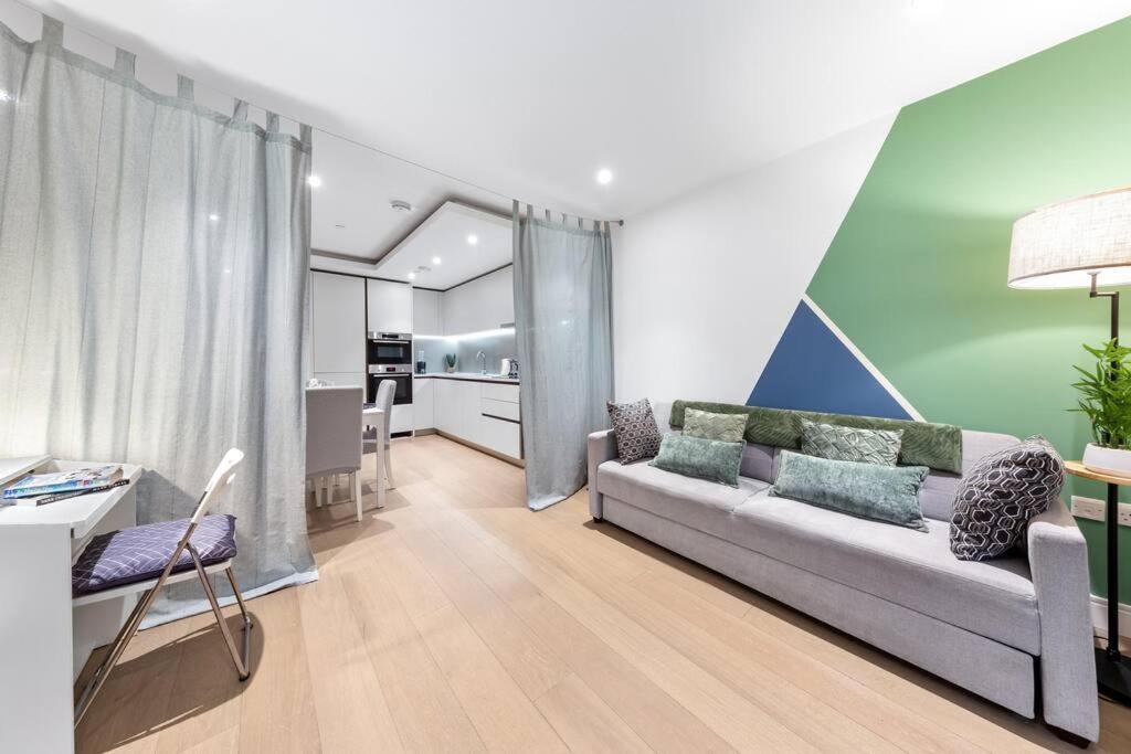 Apartment Bright Balcony Retreat Hammersmith London
