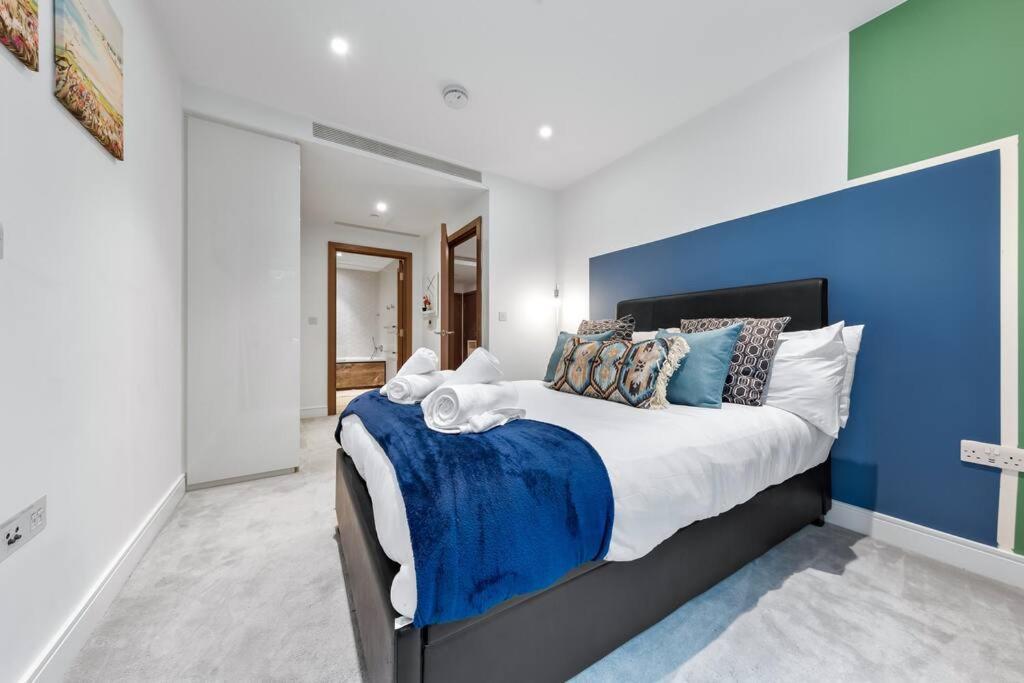 Bright Balcony Retreat Hammersmith London