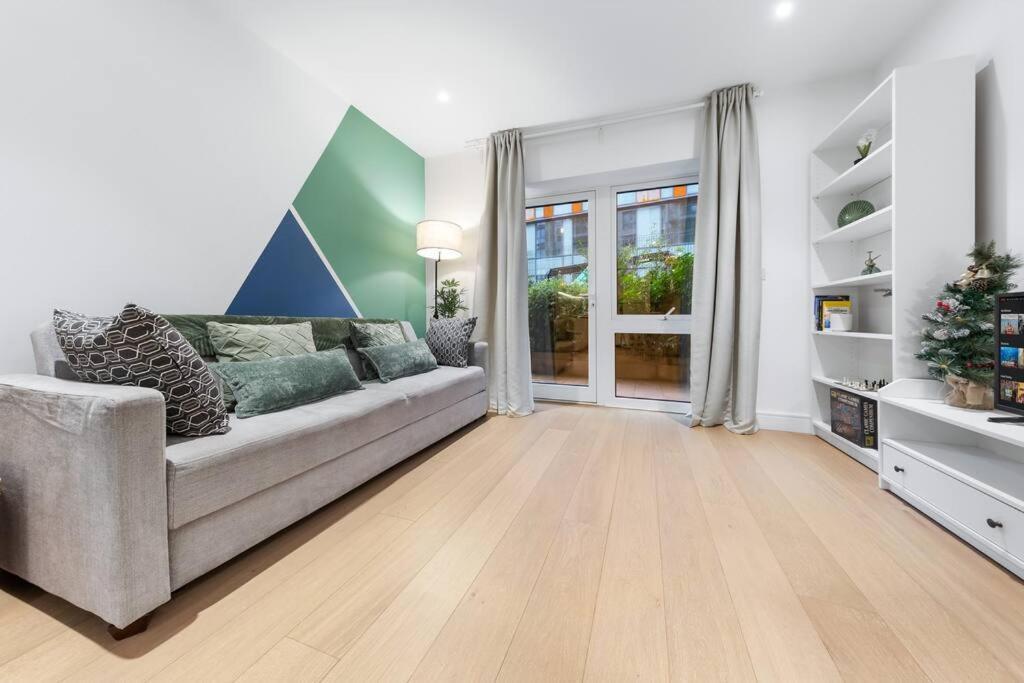 Bright Balcony Retreat Hammersmith Apartment *